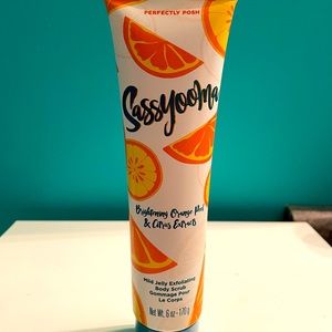 Perfectly Posh Sassyooma Jelly Body Scrub